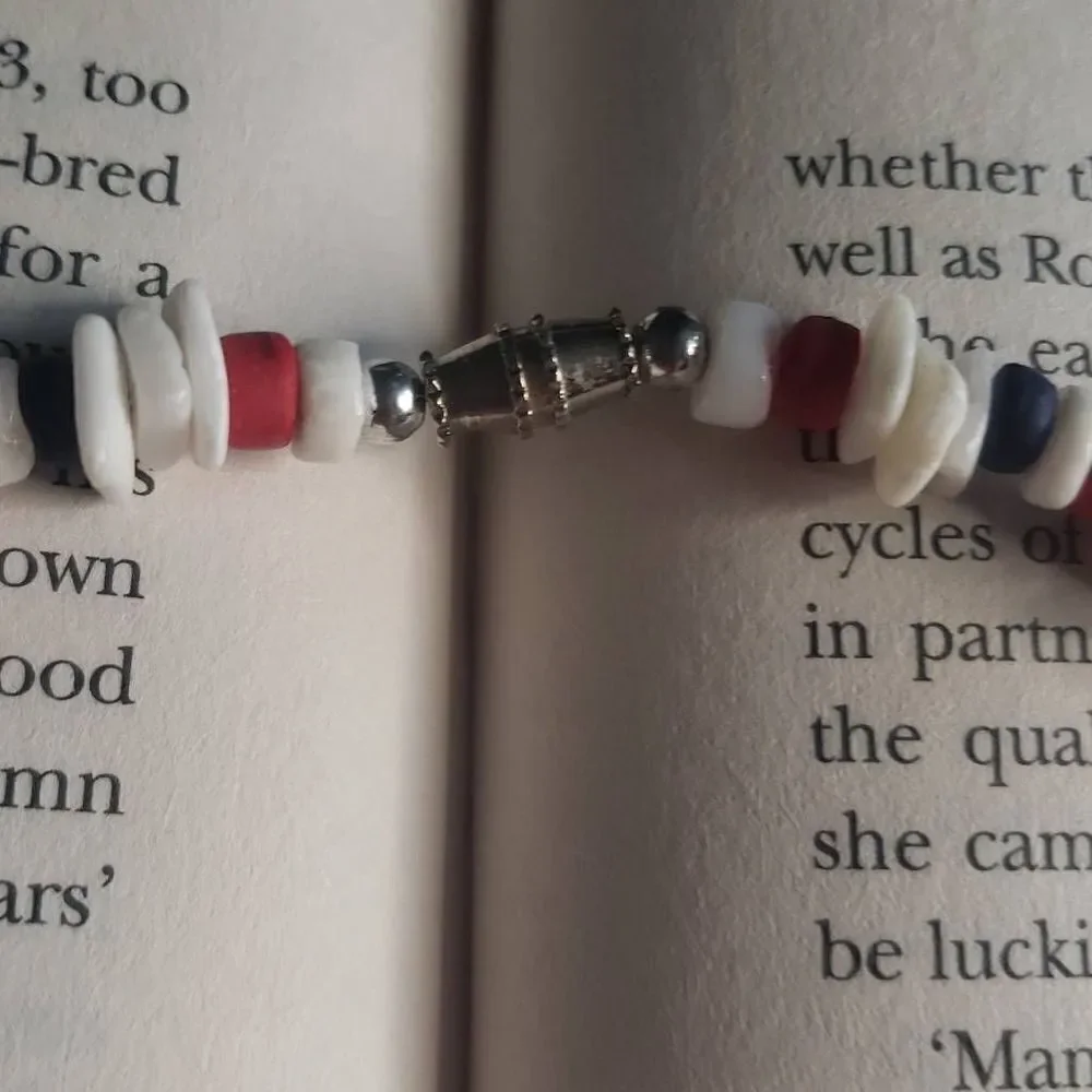 Red, White, and Blue Shell/Wood Beach Necklace‎